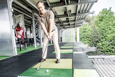 Golflounge Resort Abschlag Golfspieler Nahaufnahme