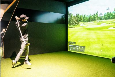 Golflounge Resort Abschlag Golfspieler Simulator