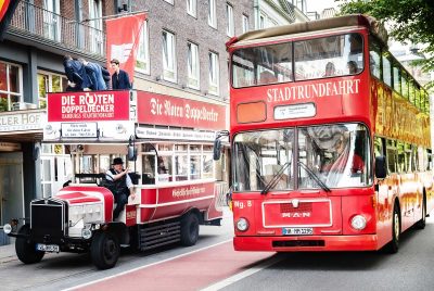 Rote Doppeldecker Hummelbus